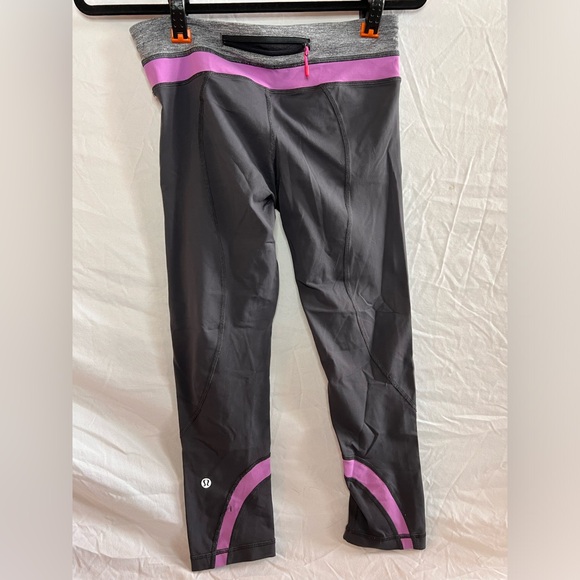 Lululemon Run Inspire Crop II - Picture 2 of 5